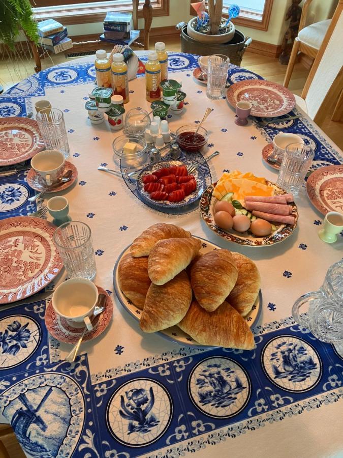 Rocky Mountain View Bed & Breakfast Cochrane Ngoại thất bức ảnh