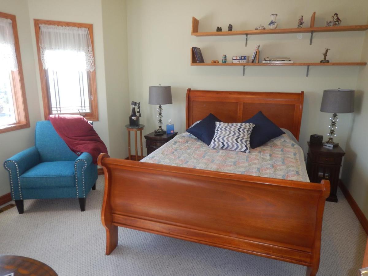 Rocky Mountain View Bed & Breakfast Cochrane Ngoại thất bức ảnh
